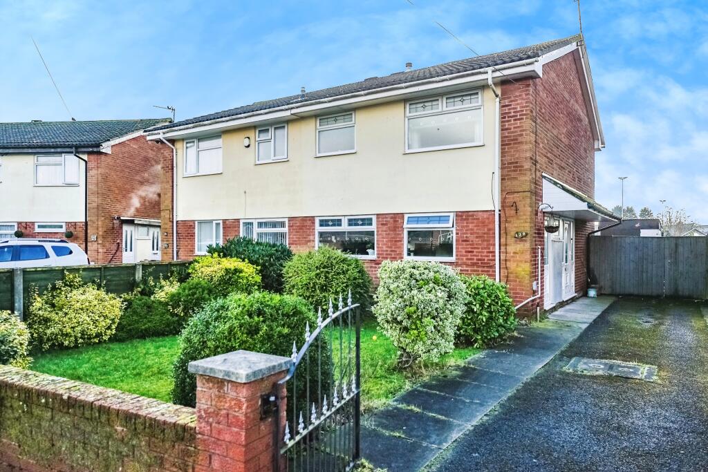 3 bedroom semidetached house for sale in Edgemoor Drive, Crosby