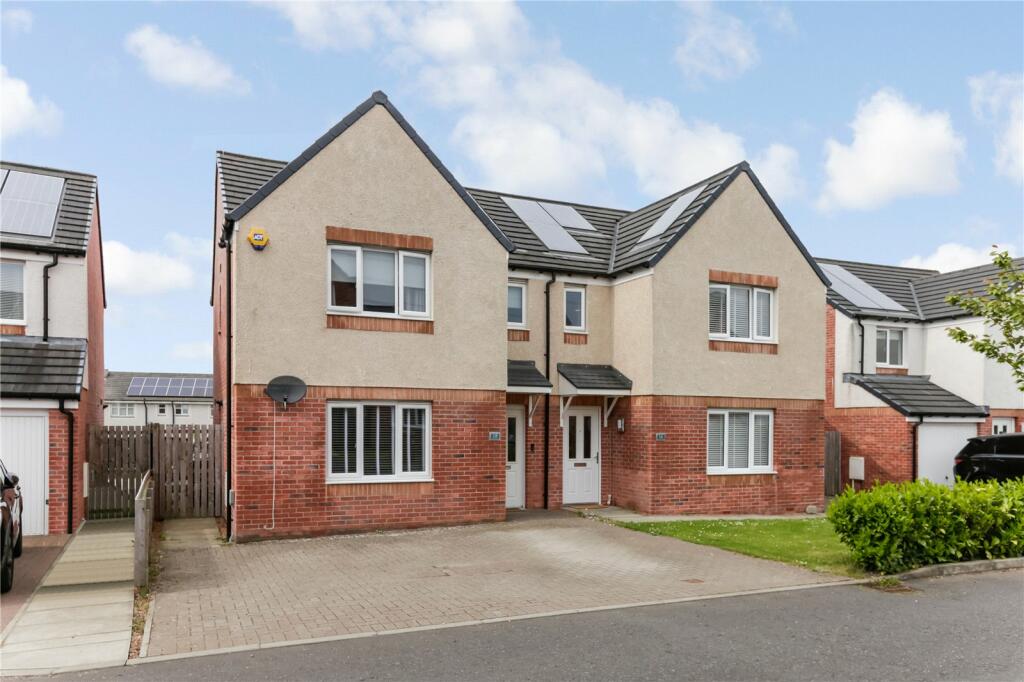 3 bedroom semidetached house for sale in Springhead Avenue