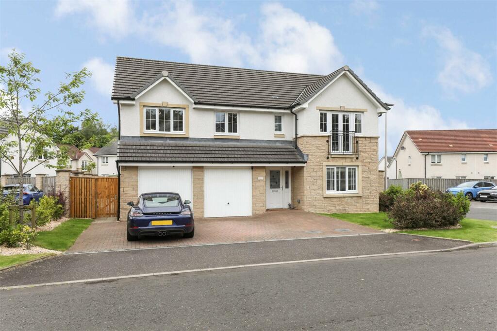 5 bedroom detached house for sale in Brunswick Gardens, Cumbernauld