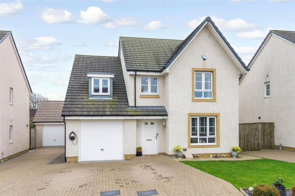 Main image of property: Castle Stuart Place, Cumbernauld, Glasgow, North Lanarkshire, G68