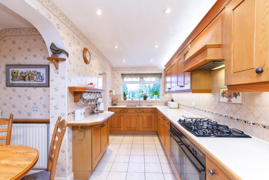 5 bedroom detached house for sale in Doles Lane, Findern, Derby