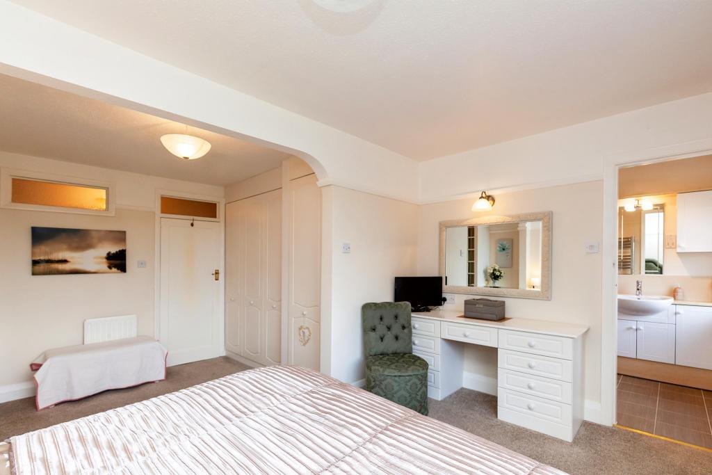 5 bedroom detached house for sale in Doles Lane, Findern, Derby