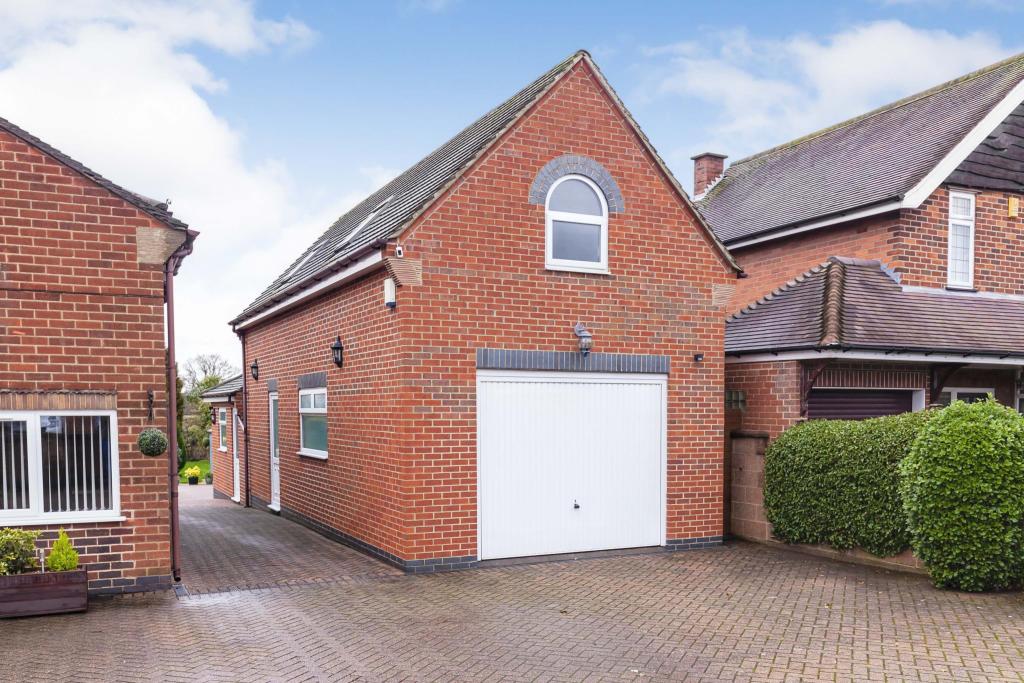 5 bedroom detached house for sale in Doles Lane, Findern, Derby
