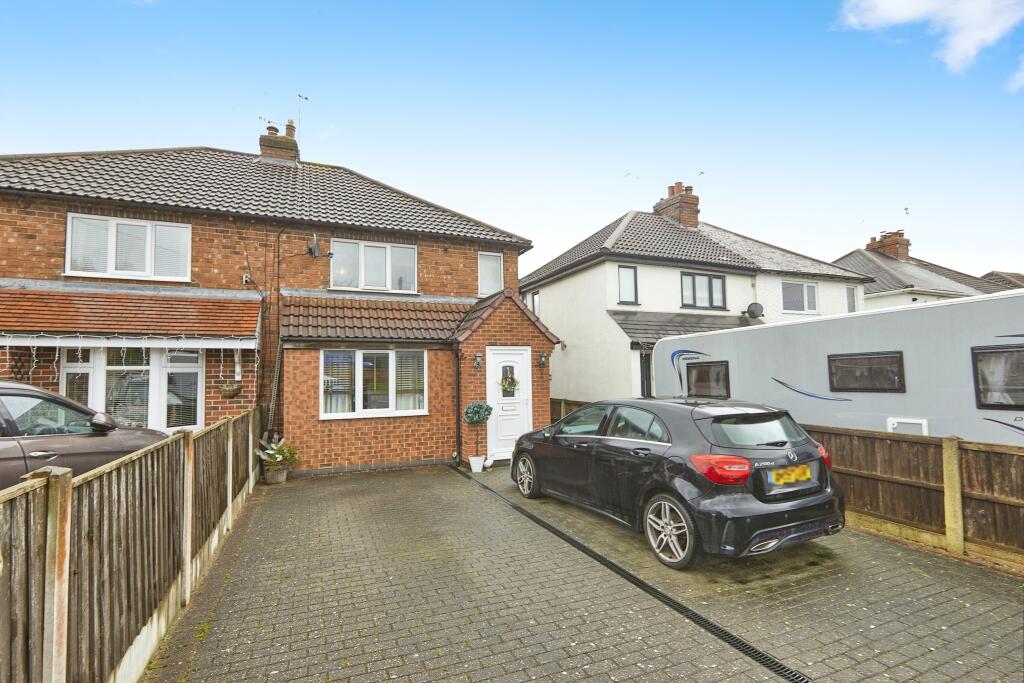 2 bedroom semidetached house for sale in High Lane East, West Hallam