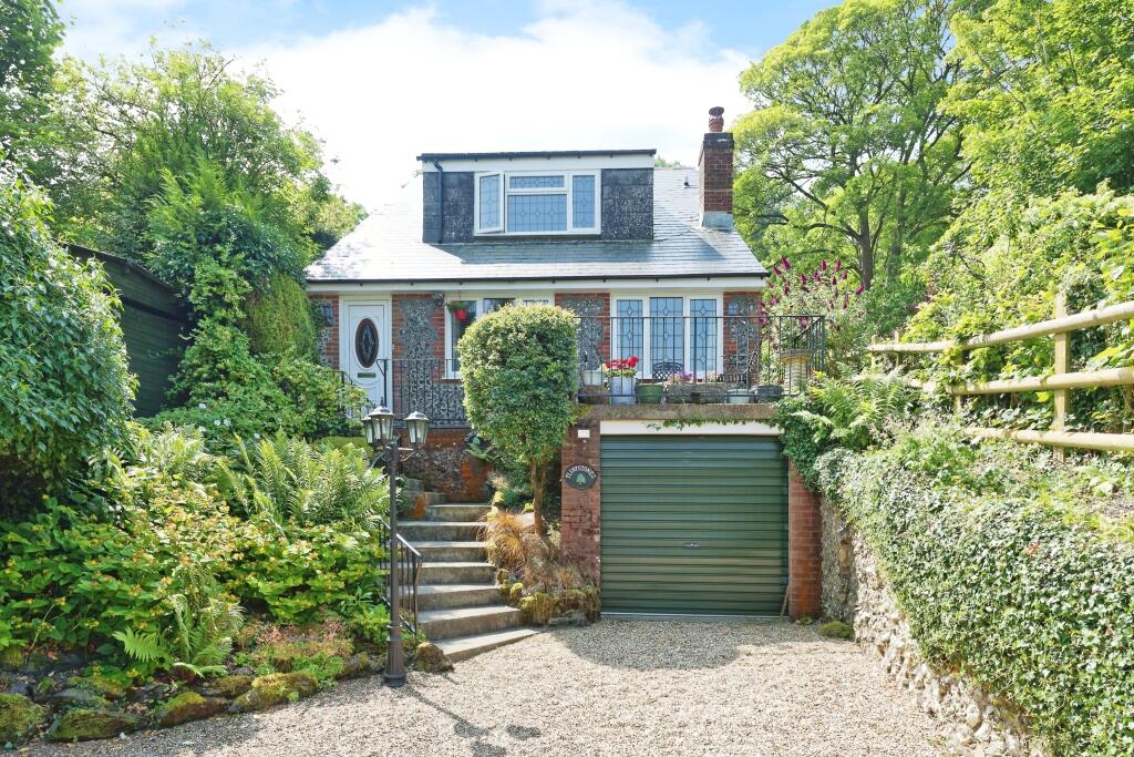 4 bedroom detached house for sale in Canterbury Road, Lydden, Dover