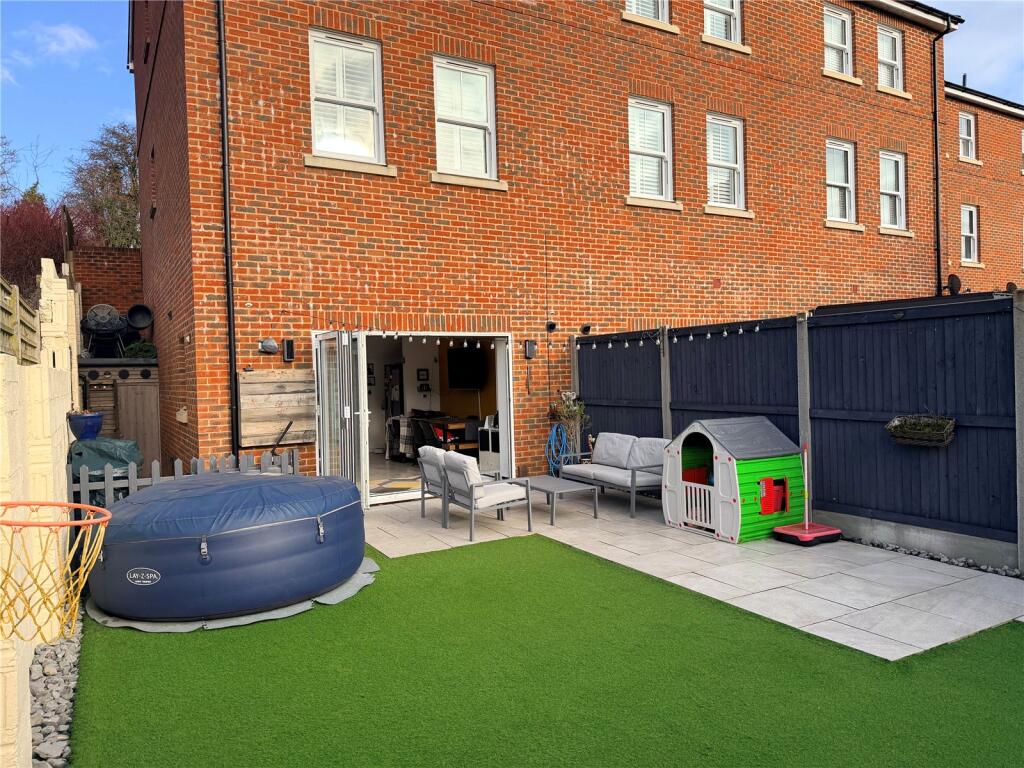 Main image of property: London Road, Temple Ewell, Dover, Kent, CT16