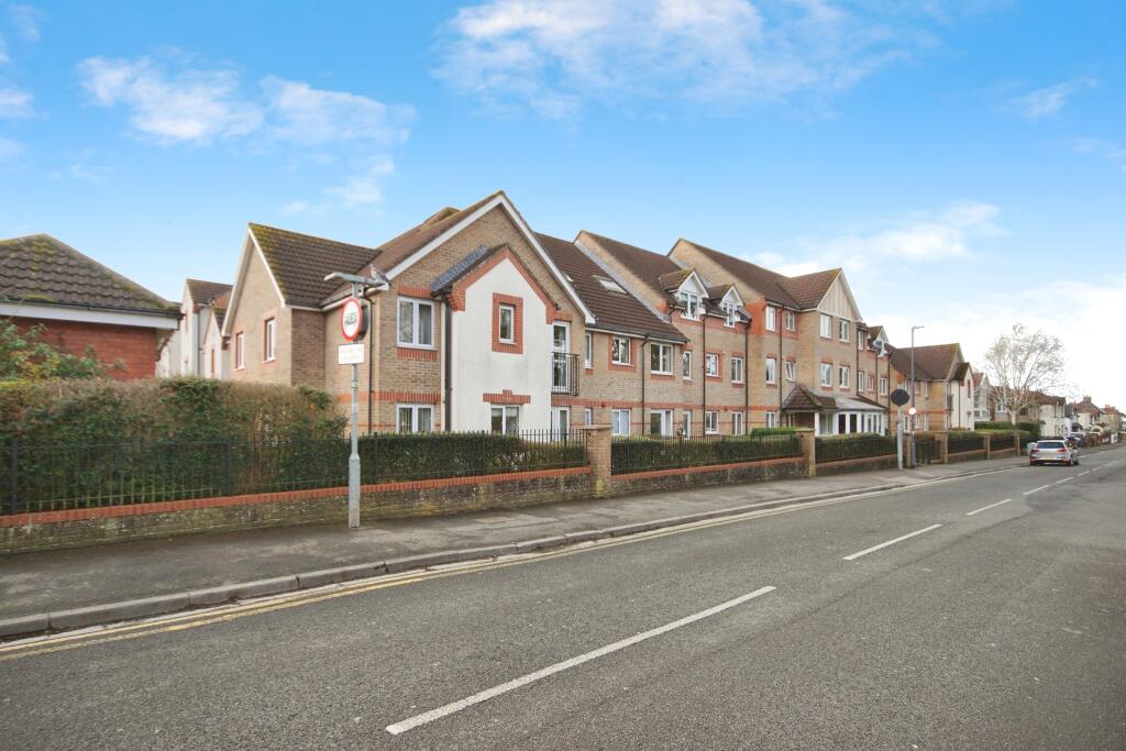 1 bedroom flat for sale in Albert Road, Staple Hill, Bristol, BS16