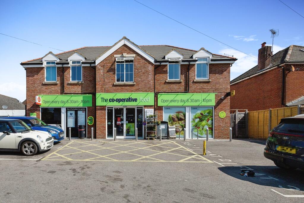 2 bedroom flat for sale in Main Road, Emsworth, West Sussex, PO10