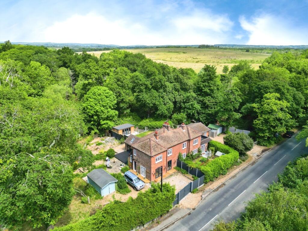 Main image of property: Emsworth Common Road, Havant, Hampshire, PO9