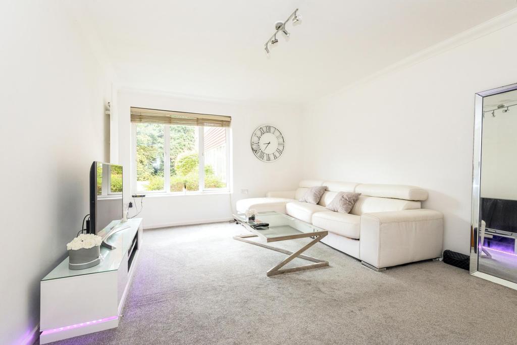Studio flat for sale in Weston Green Road, Thames Ditton, KT7