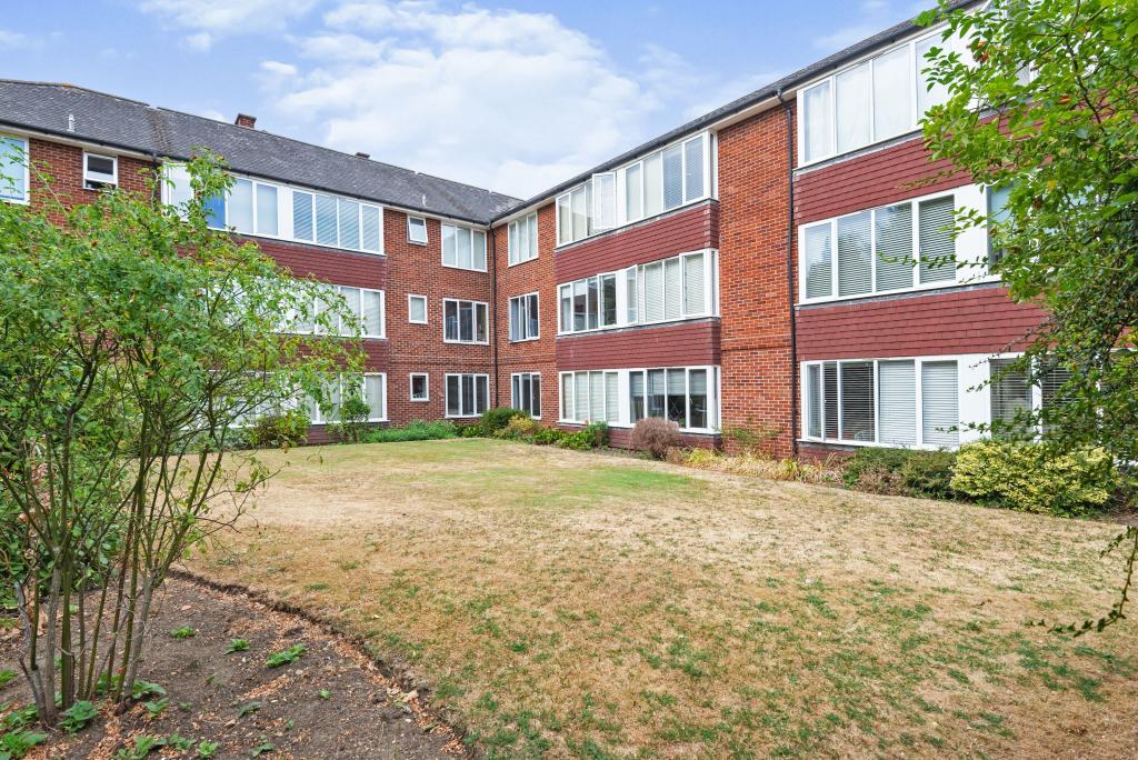 Studio flat for sale in Weston Green Road, Thames Ditton, KT7