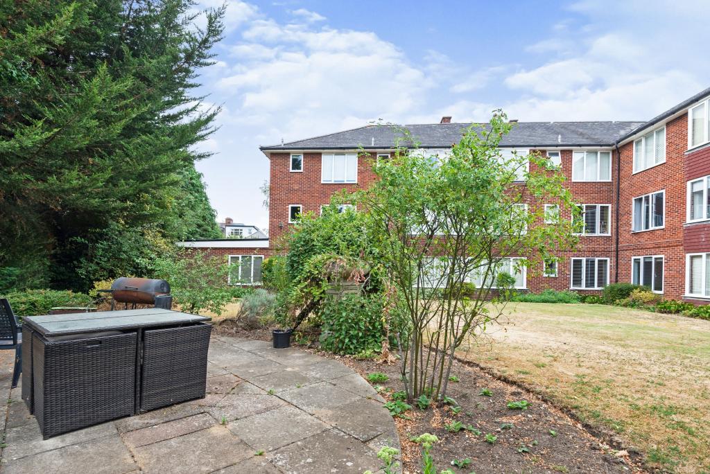 Studio flat for sale in Weston Green Road, Thames Ditton, KT7