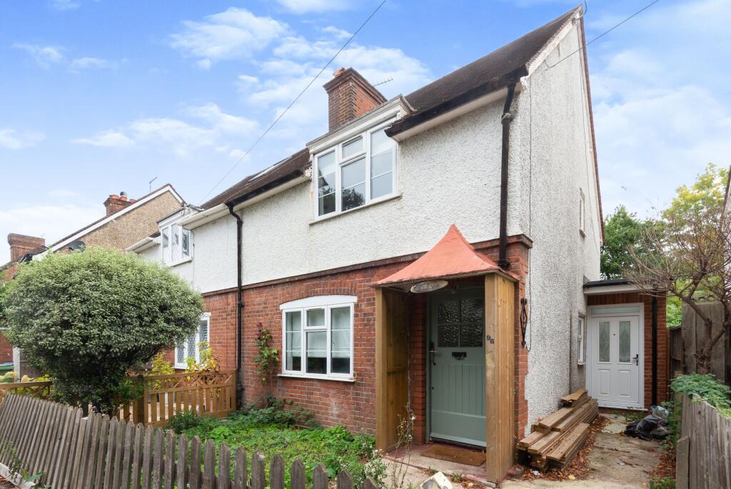 2 bedroom semidetached house for sale in Lower Green Road, Esher