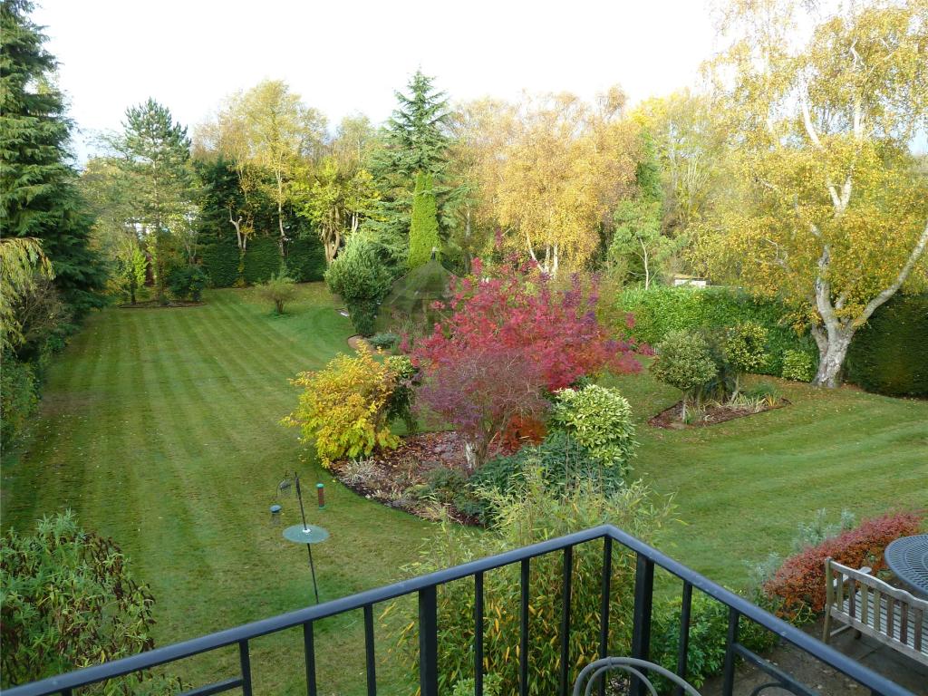 4 bedroom detached house for sale in Stonehouse Road, Halstead