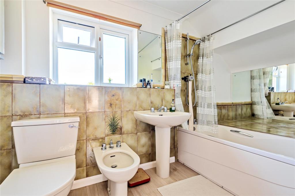 4 bedroom detached house for sale in Stonehouse Road, Halstead