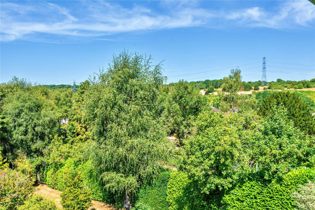 4 bedroom detached house for sale in Stonehouse Road, Halstead