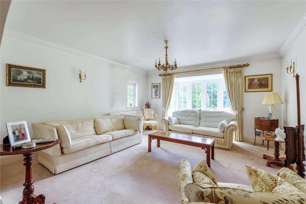 4 bedroom detached house for sale in Park Avenue, Farnborough Park