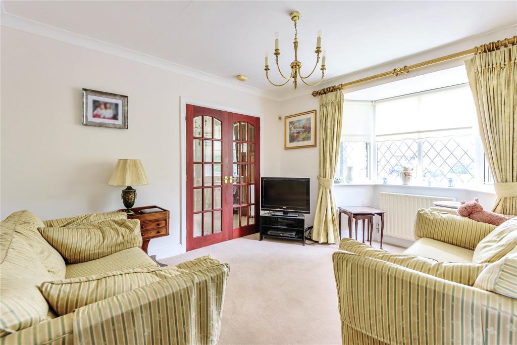 4 bedroom detached house for sale in Park Avenue, Farnborough Park