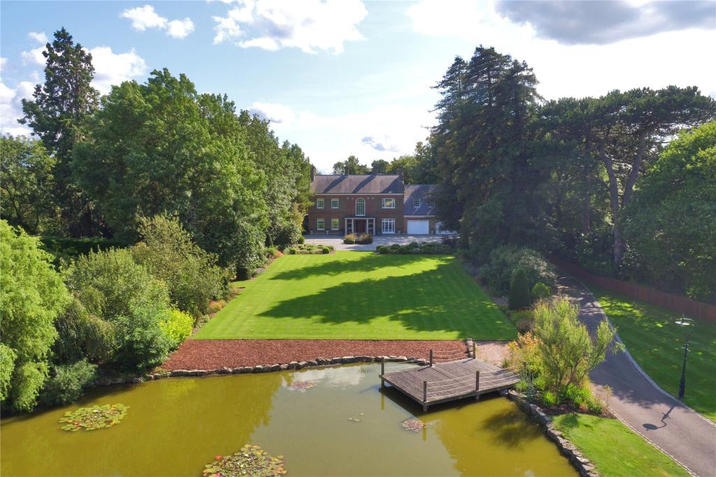 8 bedroom detached house for sale in Ashmore Lane, Keston, BR2