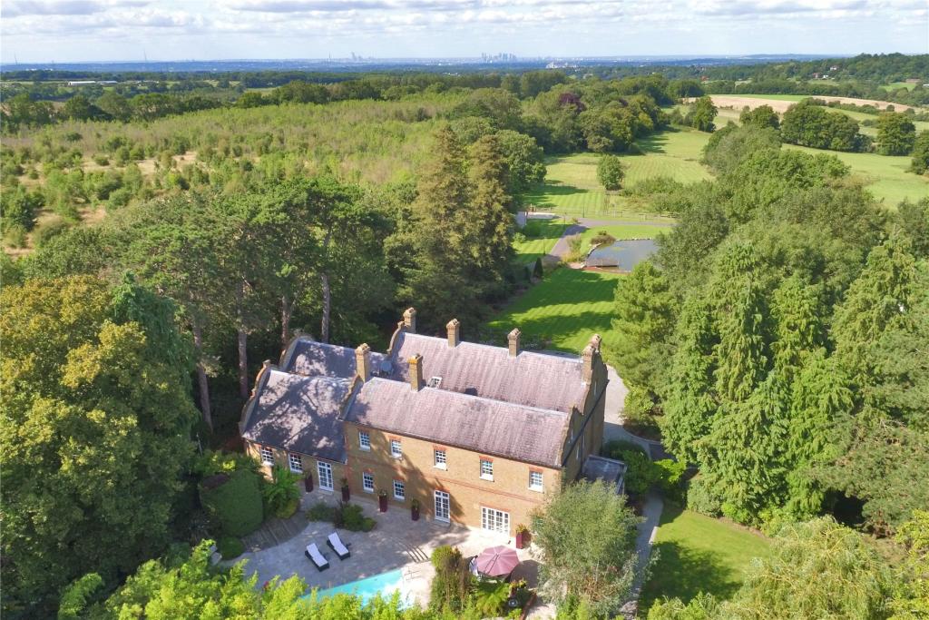 8 bedroom detached house for sale in Ashmore Lane, Keston, BR2