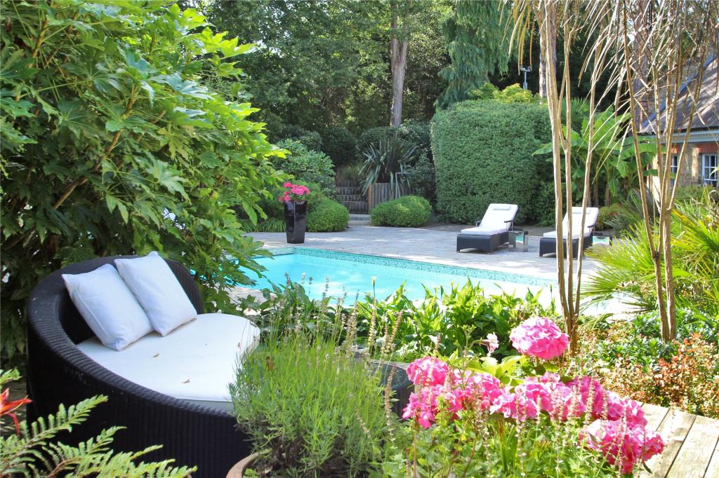 8 bedroom detached house for sale in Ashmore Lane, Keston, BR2