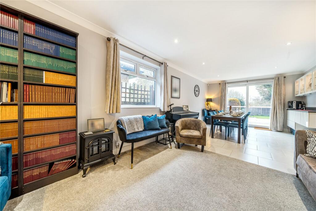 2 bedroom bungalow for sale in Shoreham Lane, Halstead, Sevenoaks, TN14