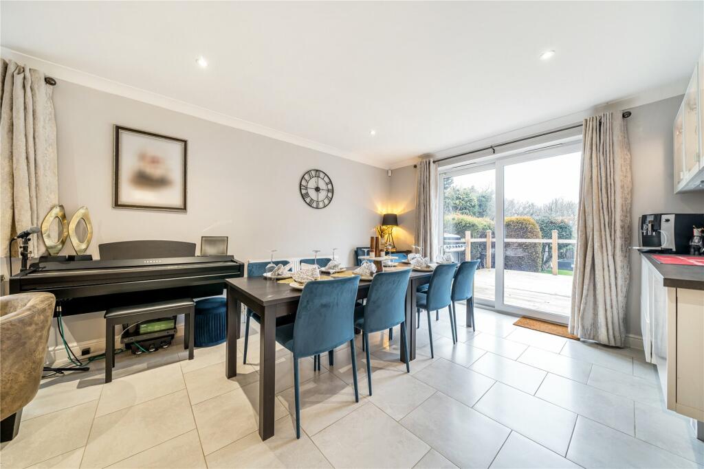 2 bedroom bungalow for sale in Shoreham Lane, Halstead, Sevenoaks, TN14