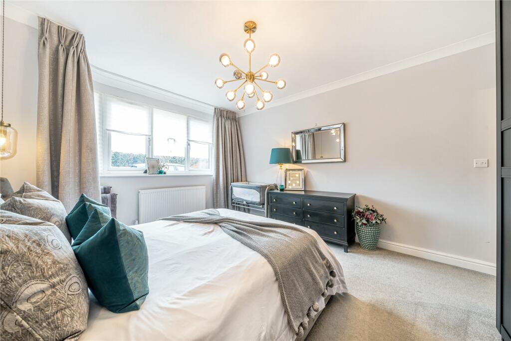 2 bedroom bungalow for sale in Shoreham Lane, Halstead, Sevenoaks, TN14