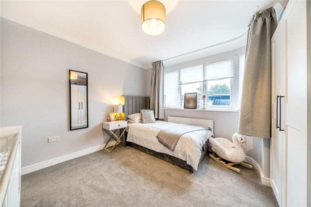 2 bedroom bungalow for sale in Shoreham Lane, Halstead, Sevenoaks, TN14