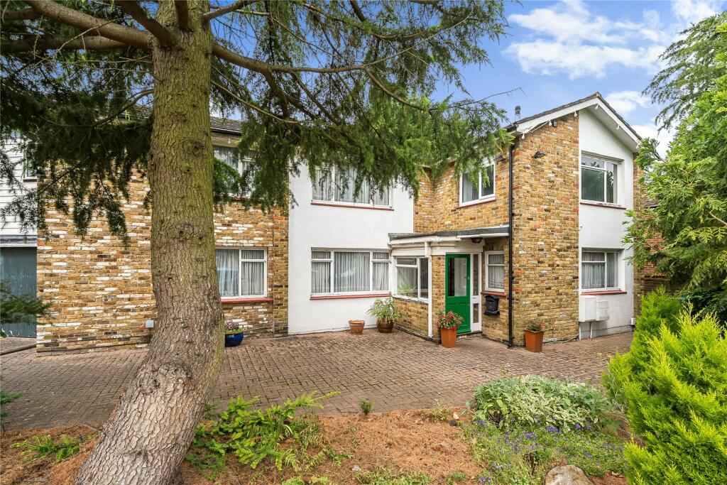 4 bedroom detached house for sale in Grasmere Road, Orpington, BR6