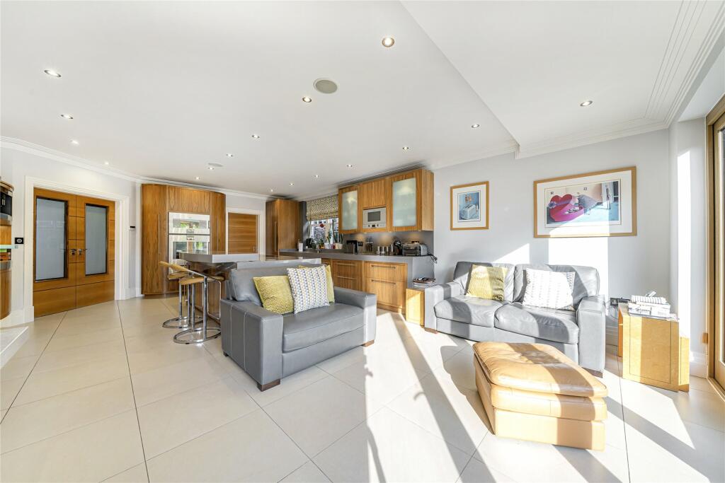 Additional property image - The Glen, Farnborough Park