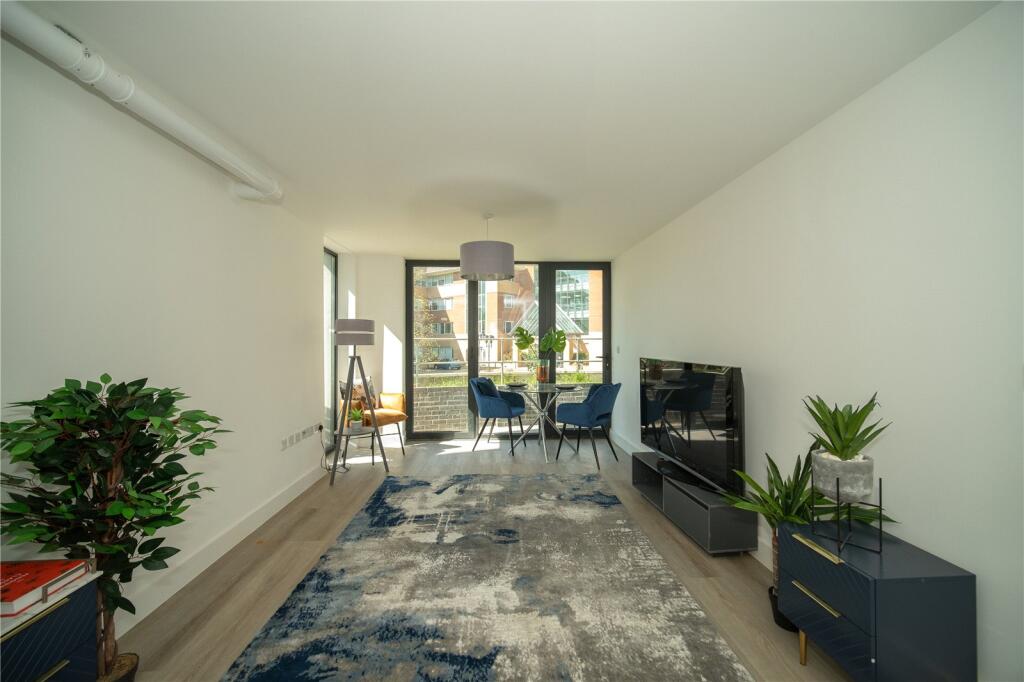 Main image of property: Farnborough Road, Farnborough, Hampshire, GU14