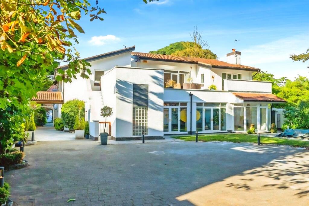 Main image of property: Victoria Road, Formby, Liverpool, Merseyside, L37