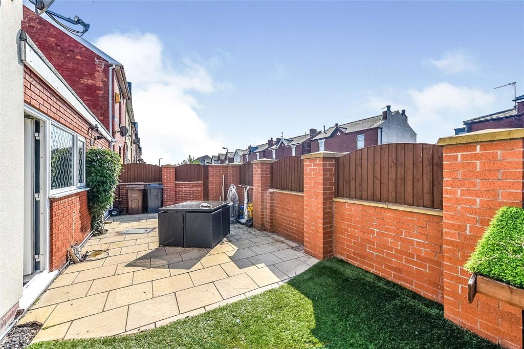 2 bedroom semidetached house for sale in Old Park Lane, Southport