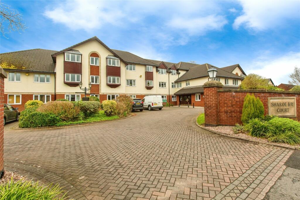 2 bedroom flat for sale in Sharoe Green Lane, Fulwood, Preston