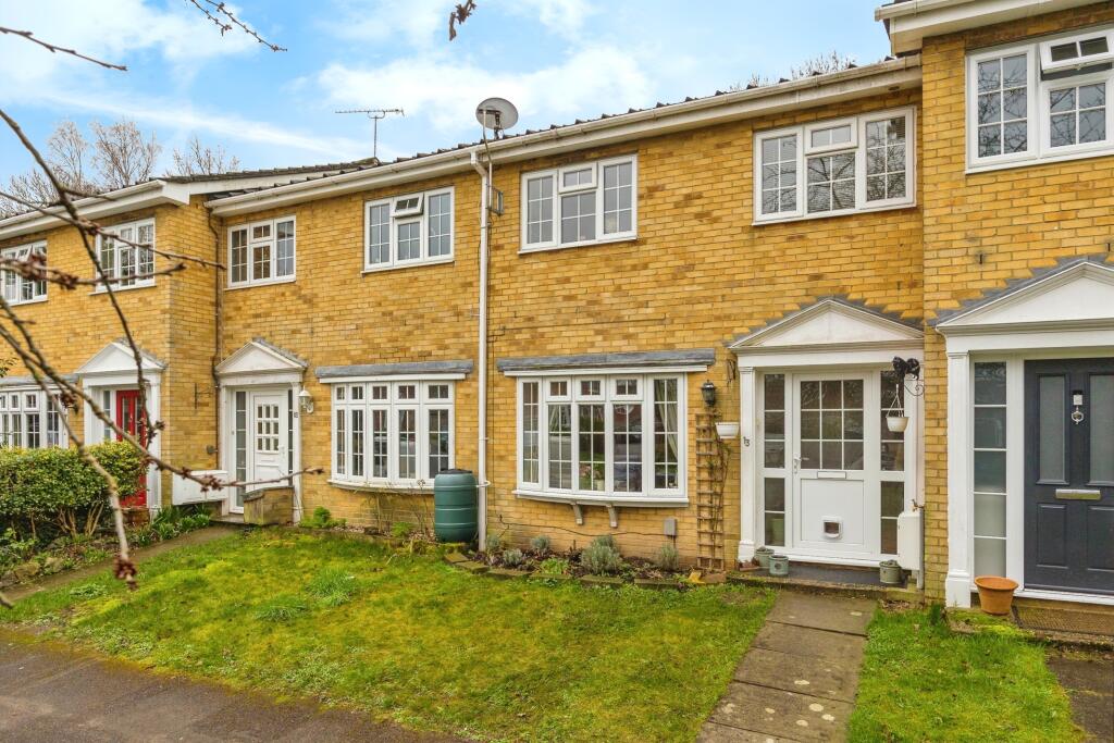 3 bedroom terraced house for sale in Findlay Drive, Guildford, Surrey, GU3