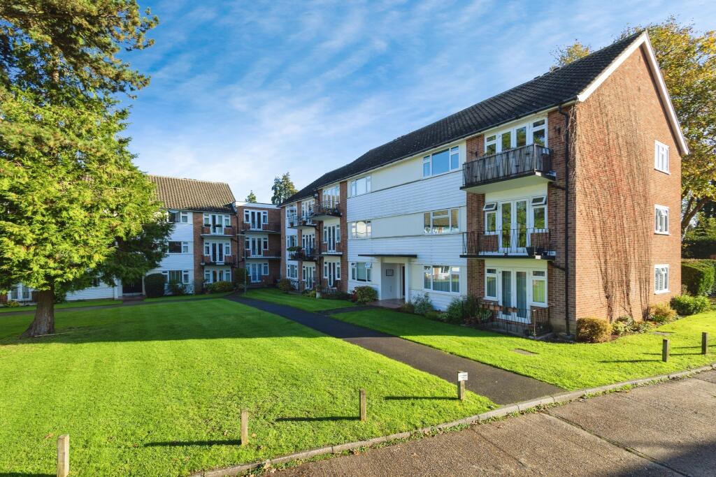 Main image of property: Lindfield Gardens, GUILDFORD, Surrey, GU1