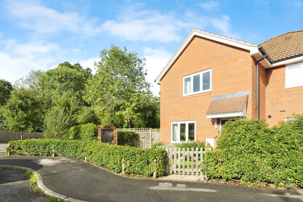 Main image of property: Speedwell Close, Guildford, Surrey, GU4