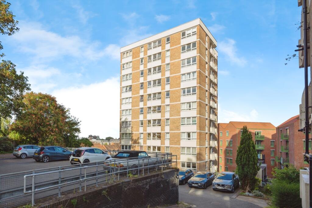 Main image of property: Mount Court, The Mount, Guildford, Surrey, GU2