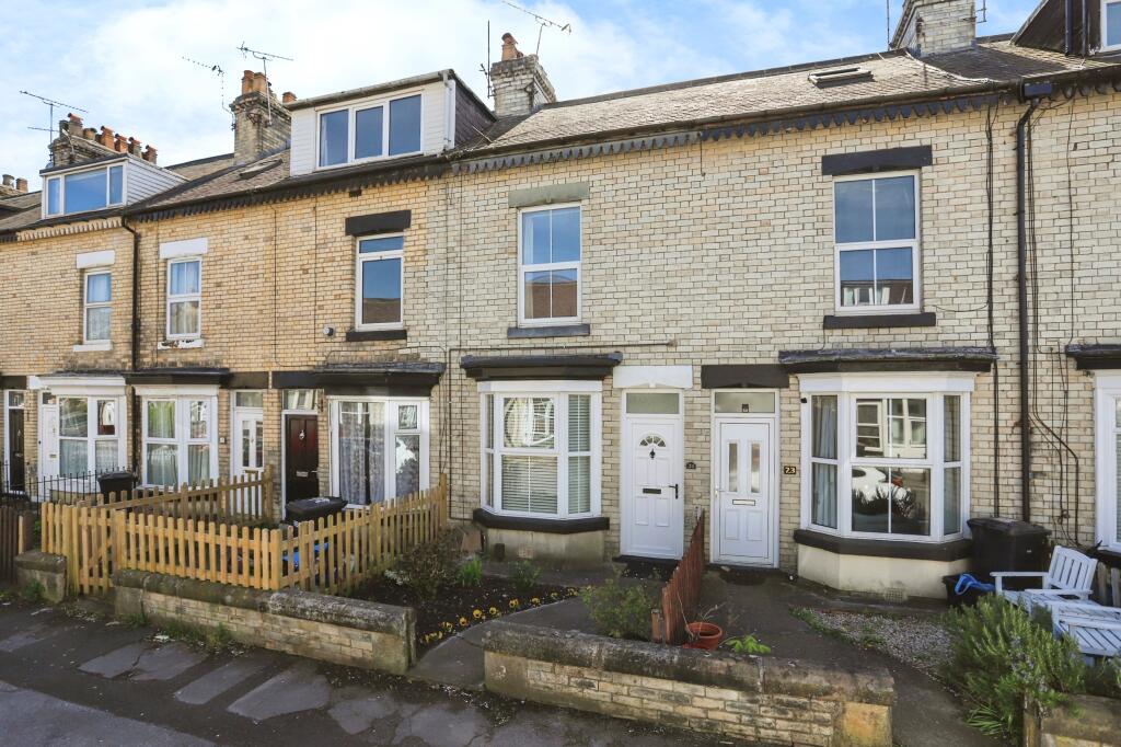 Main image of property: Chatsworth Place, Harrogate, HG1