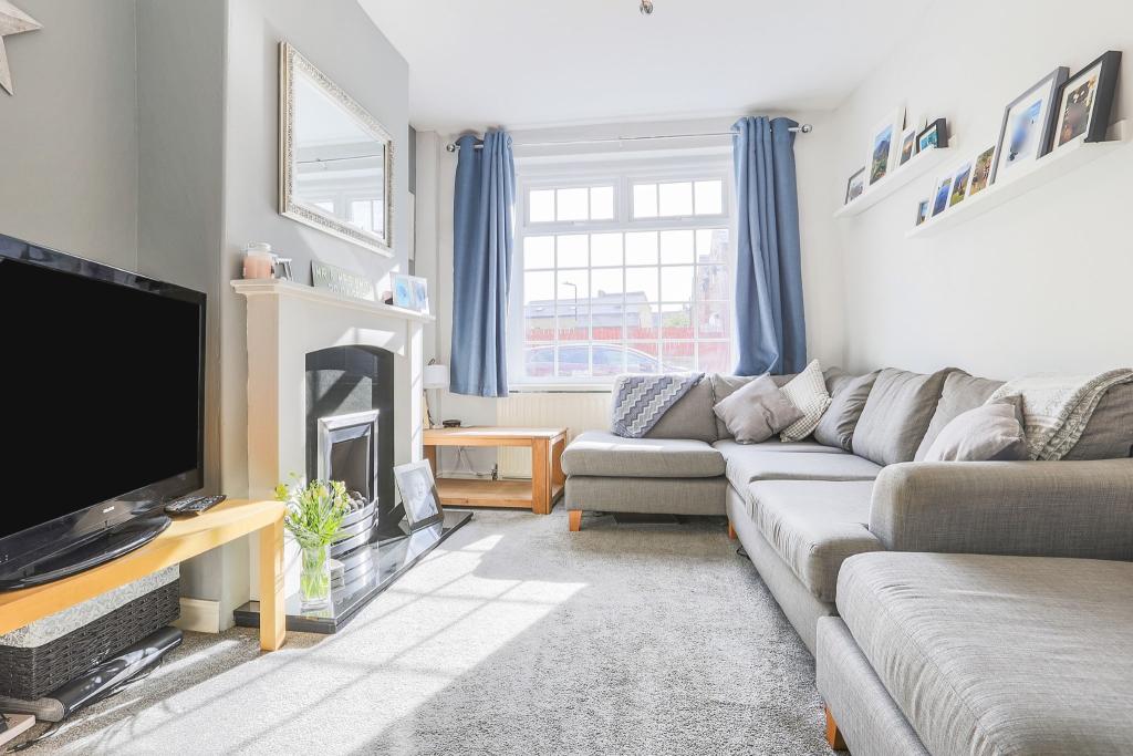 2 Bedroom Semi Detached In Lime Street Harrogate North Yorkshire