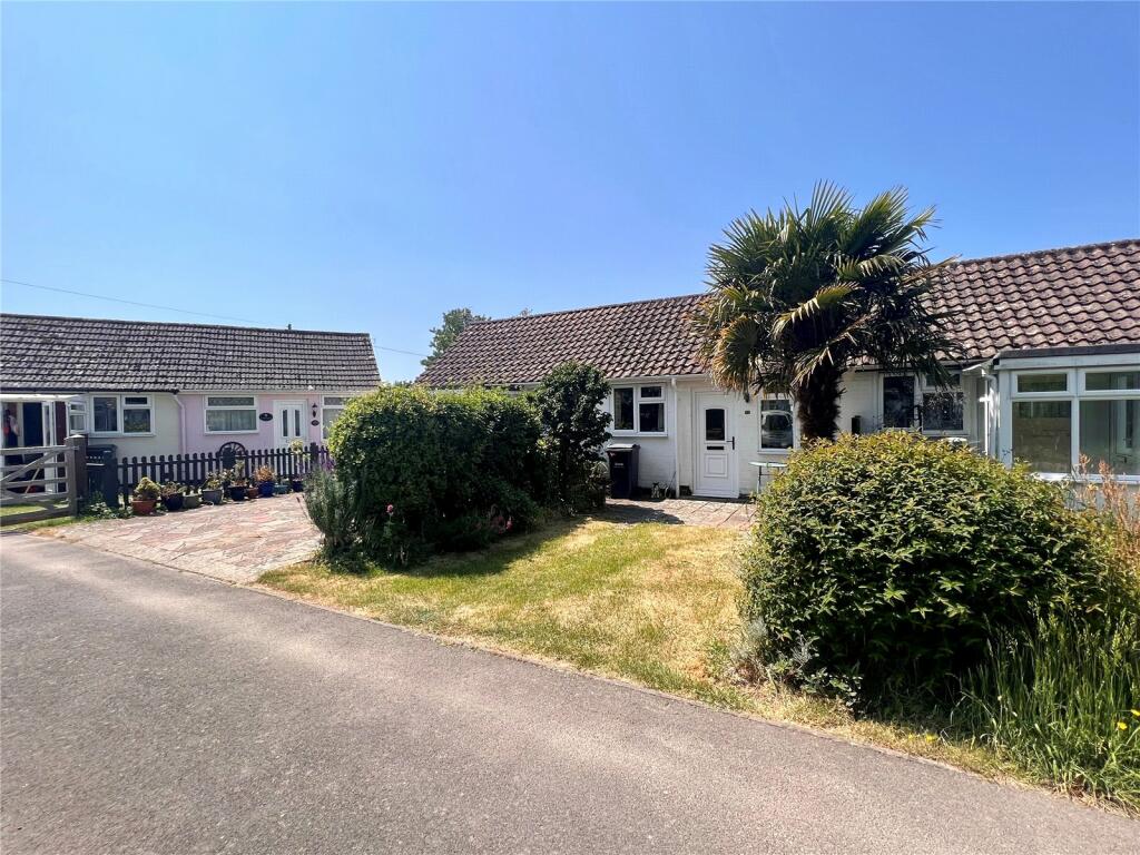 2 bedroom bungalow for sale in Fairlight Chalets, Salterns Lane