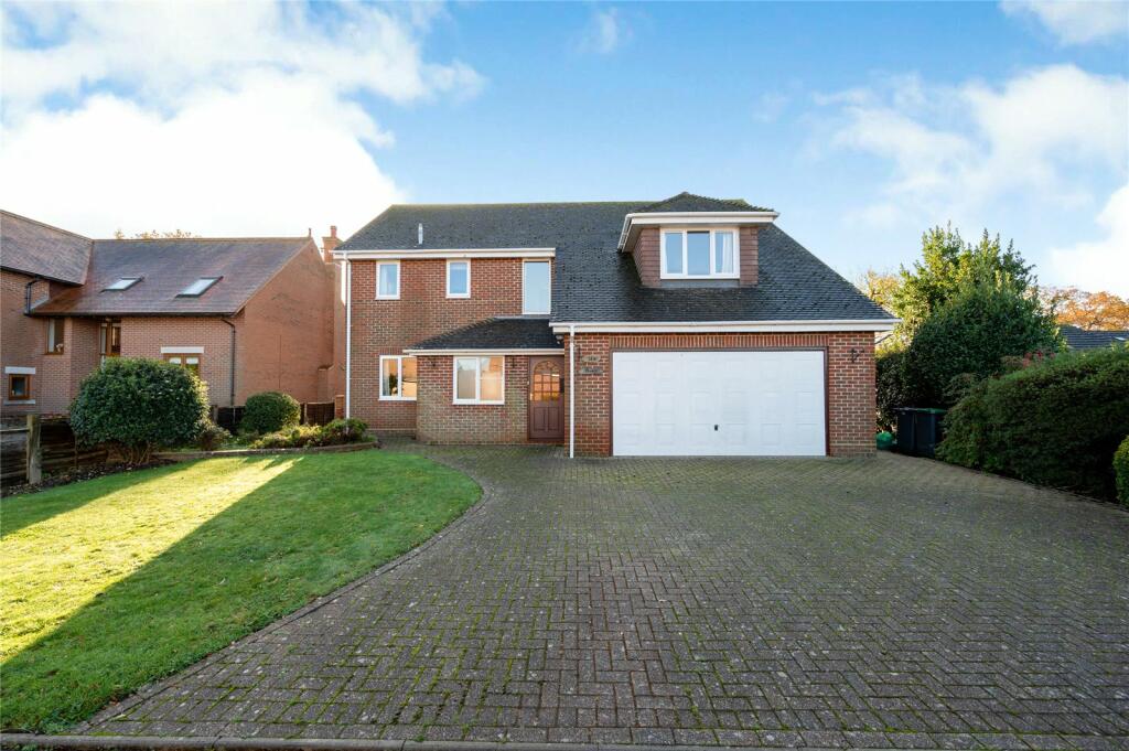 4 bedroom detached house for sale in Salterns Lane, Hayling Island