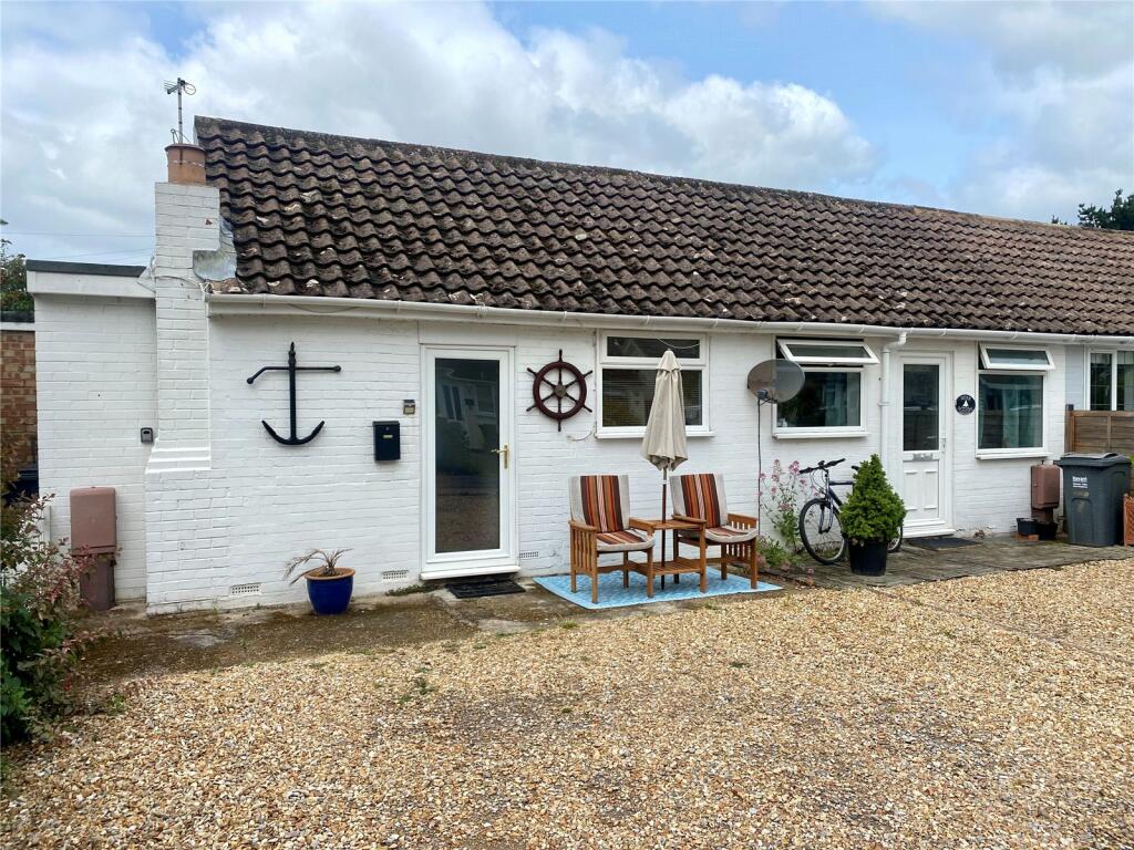 1 bedroom bungalow for sale in Fairlight Chalets, Salterns Lane