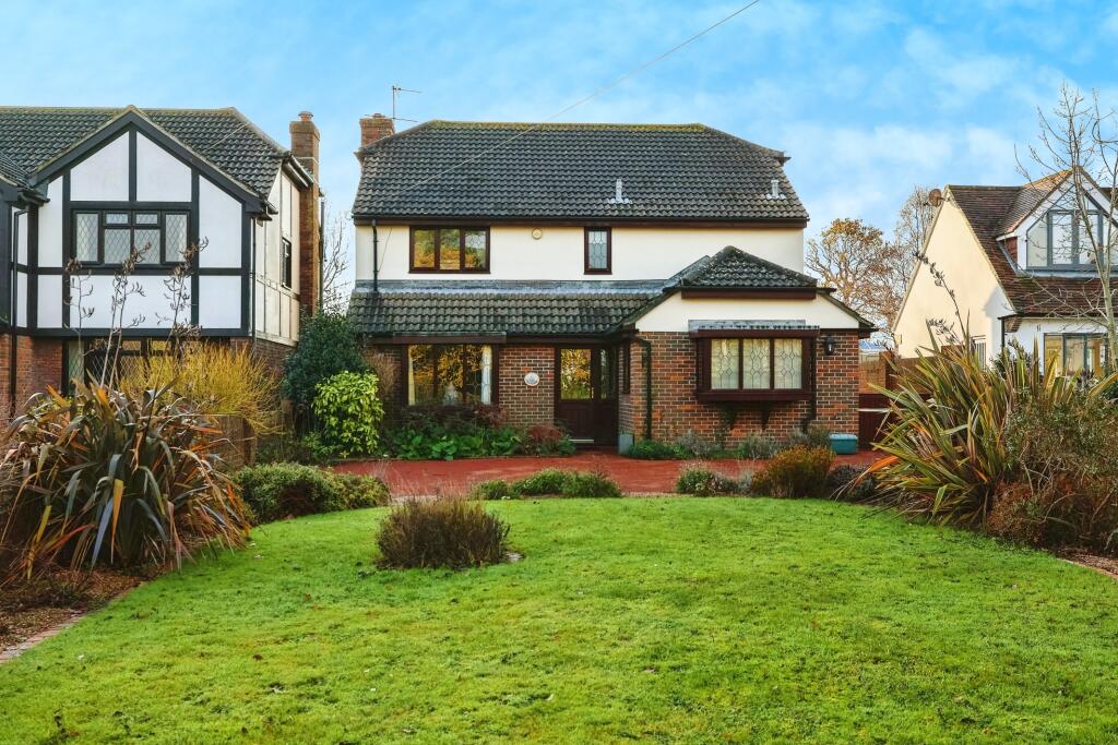 4 bedroom detached house for sale in Marine Walk, Hayling Island