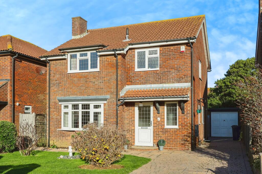 3 bedroom detached house for sale in The Sanderlings, Hayling Island