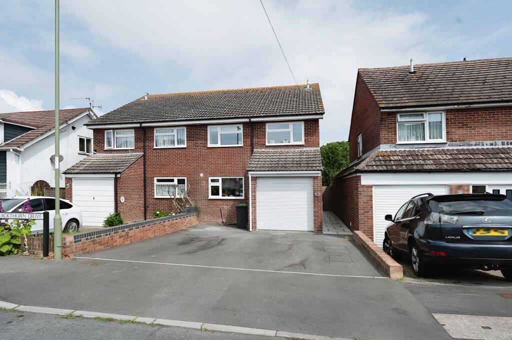 4 bedroom semidetached house for sale in Blackthorn Drive, Hayling
