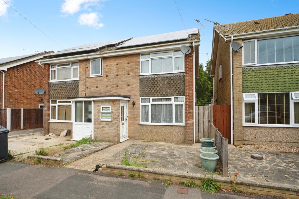 Main image of property: Cherrywood Gardens, HAYLING ISLAND, Hampshire, PO11