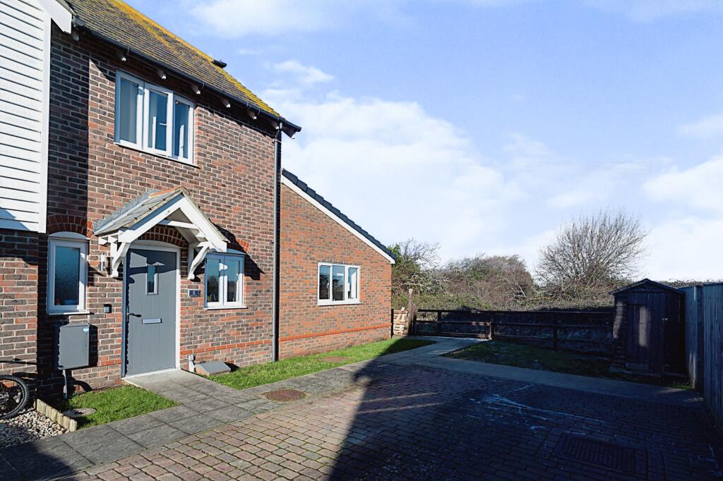 3 bedroom end of terrace house for sale in Rook Farm Way, Hayling