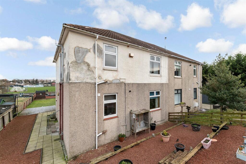 2 bedroom flat for sale in Gatehead Road, Crosshouse, Kilmarnock, East